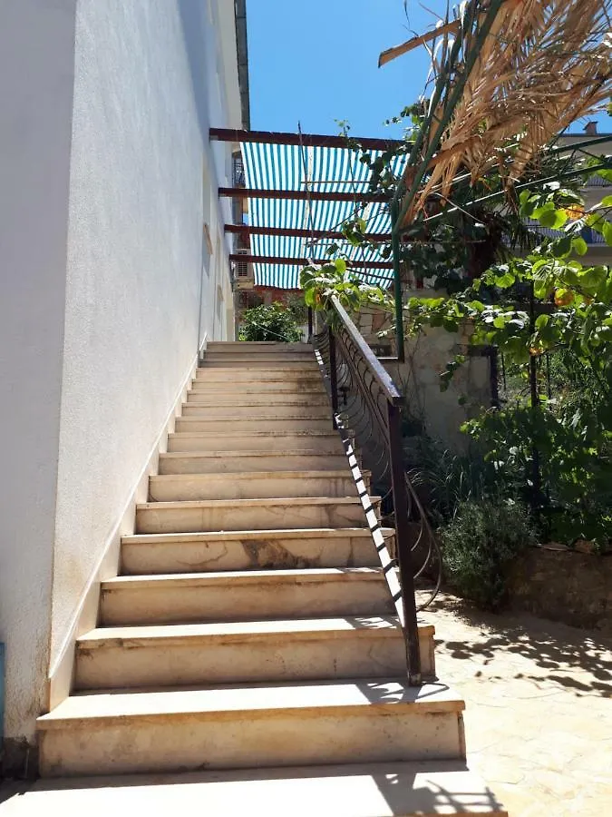 Apartments Luki تروغير كرواتيا